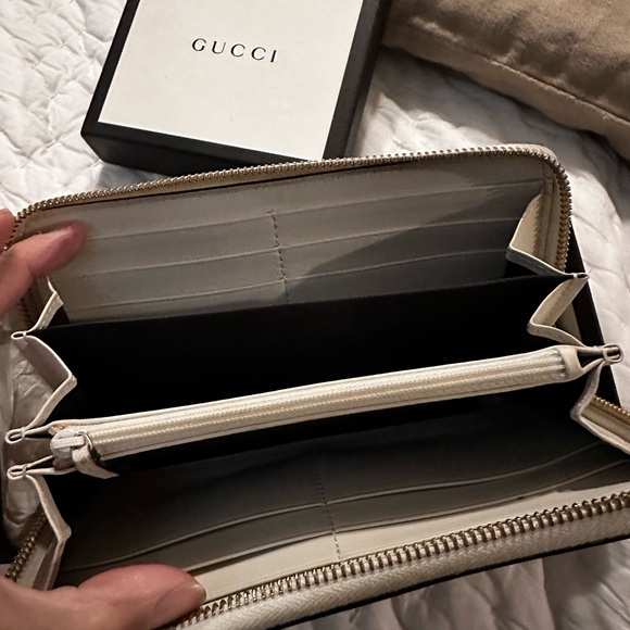 Authentic GUCCI Sylvie cream leather and stripe gold buckle wallet - Picture 14 of 16